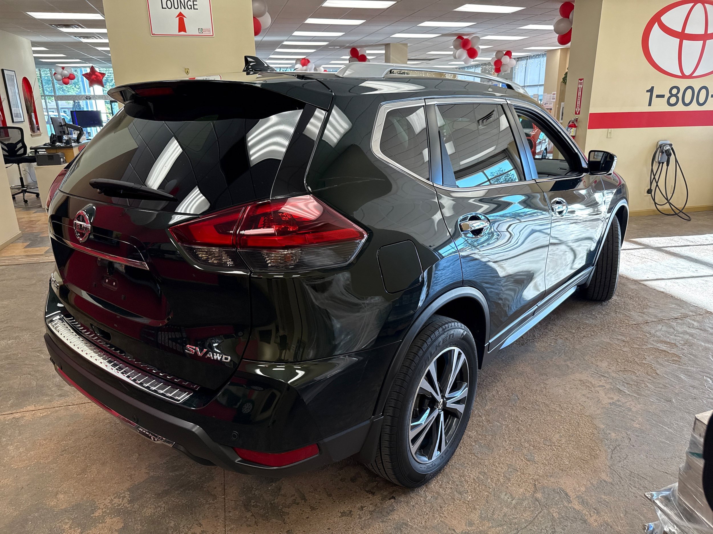 Used 2019 Nissan Rogue SV w/ Premium Package AWD/4WD image 11