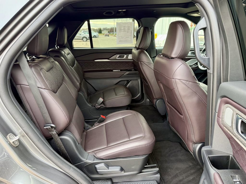 Certified 2025 Ford Explorer Platinum w/ LUX Leather Package image 21