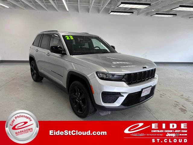 Used 2023 Jeep Grand Cherokee Altitude