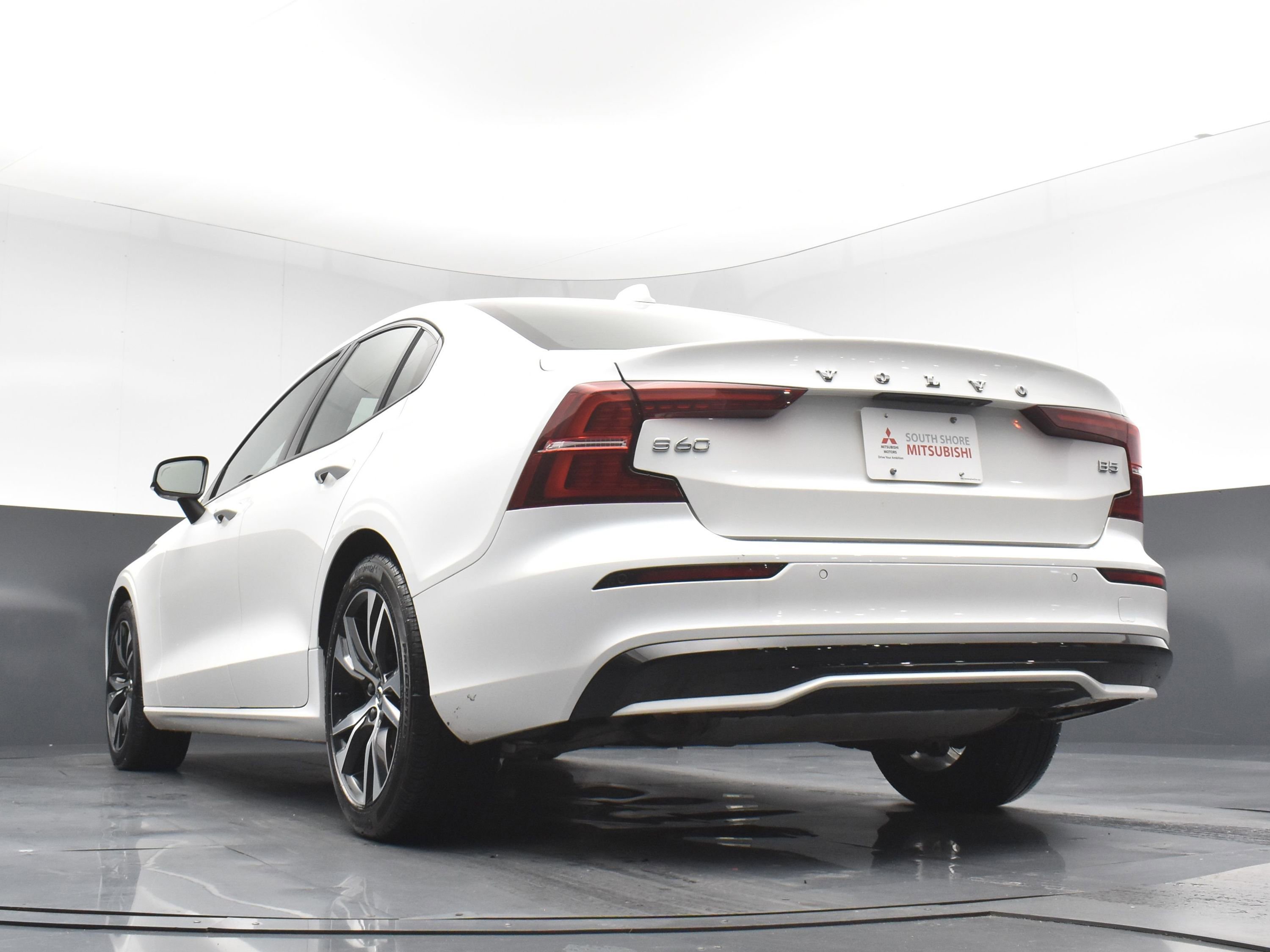 Used 2024 Volvo S60 B5 Core image 24