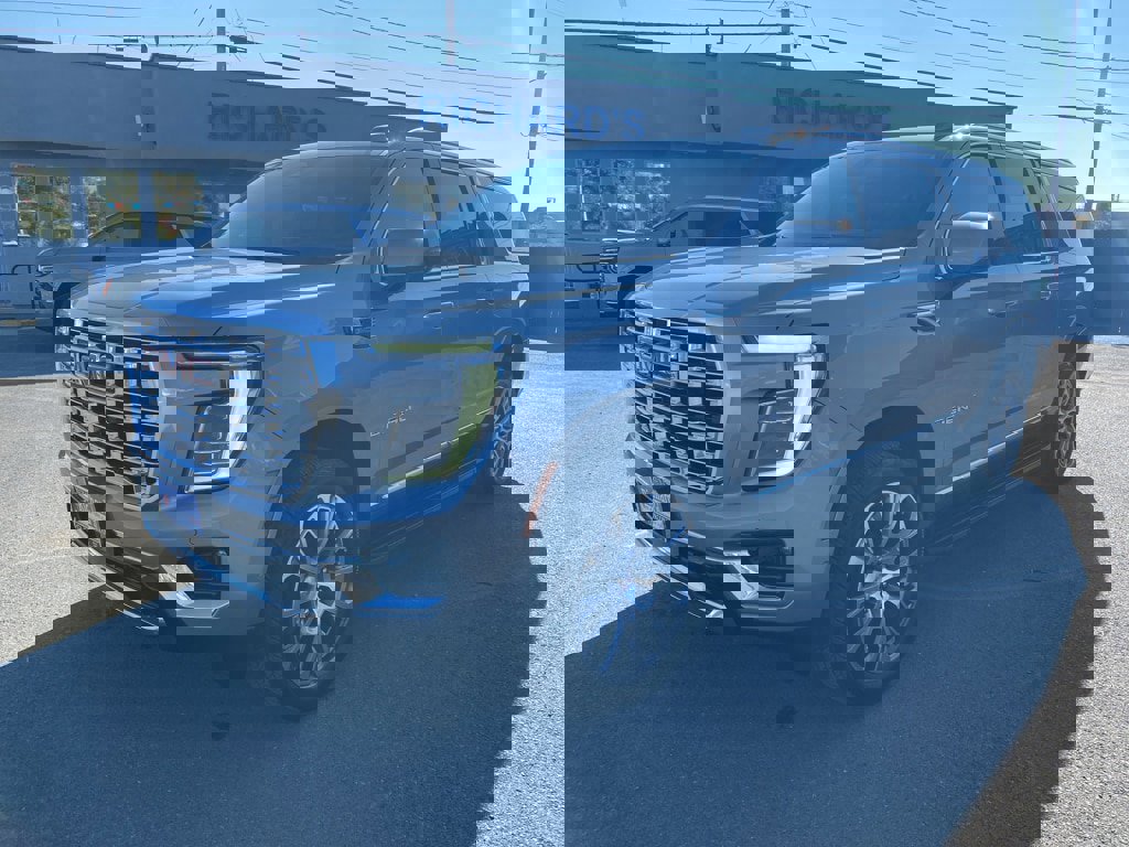 Used 2025 GMC Yukon XL Denali image 7