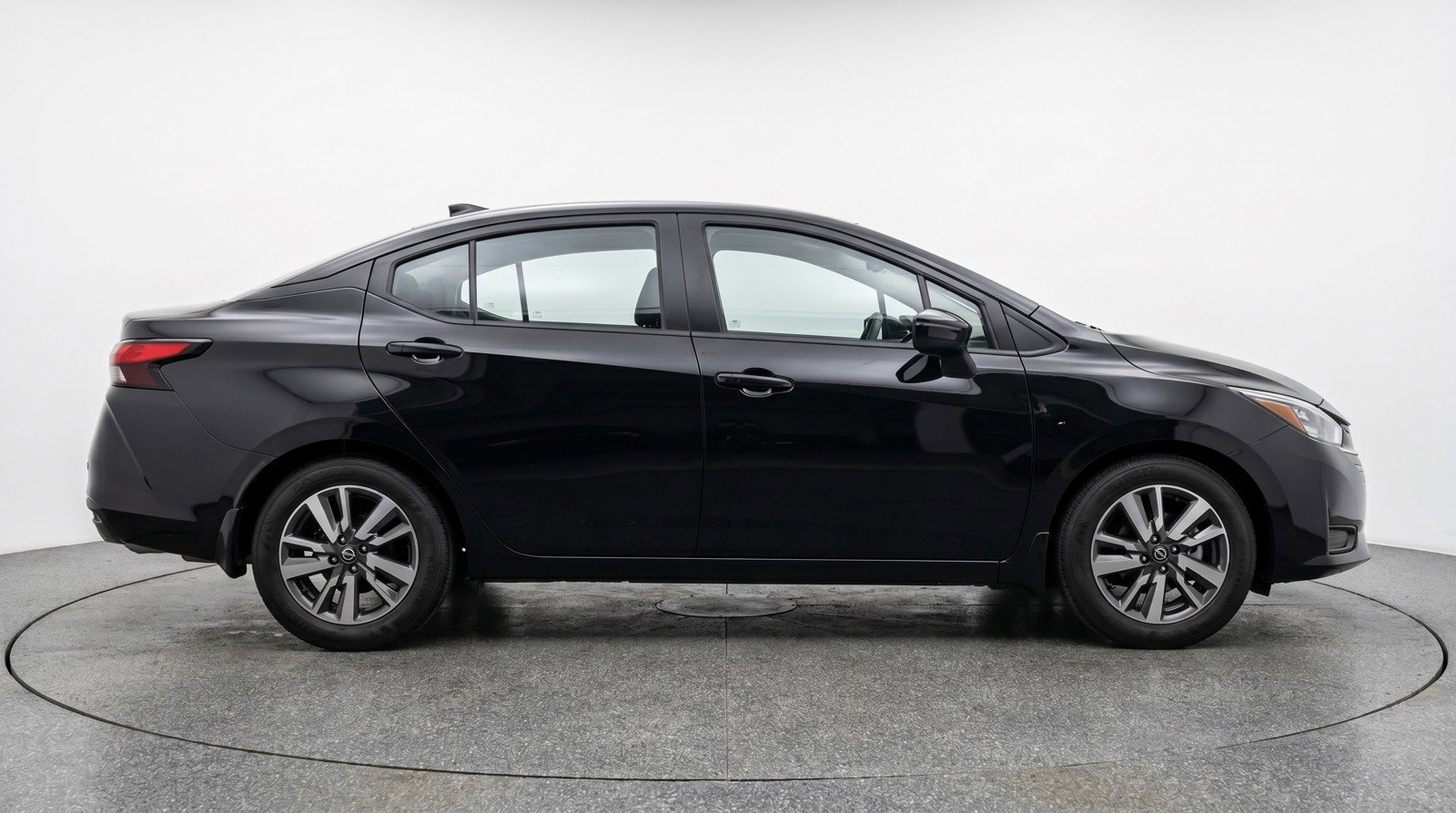 Used 2025 Nissan Versa SV image 11