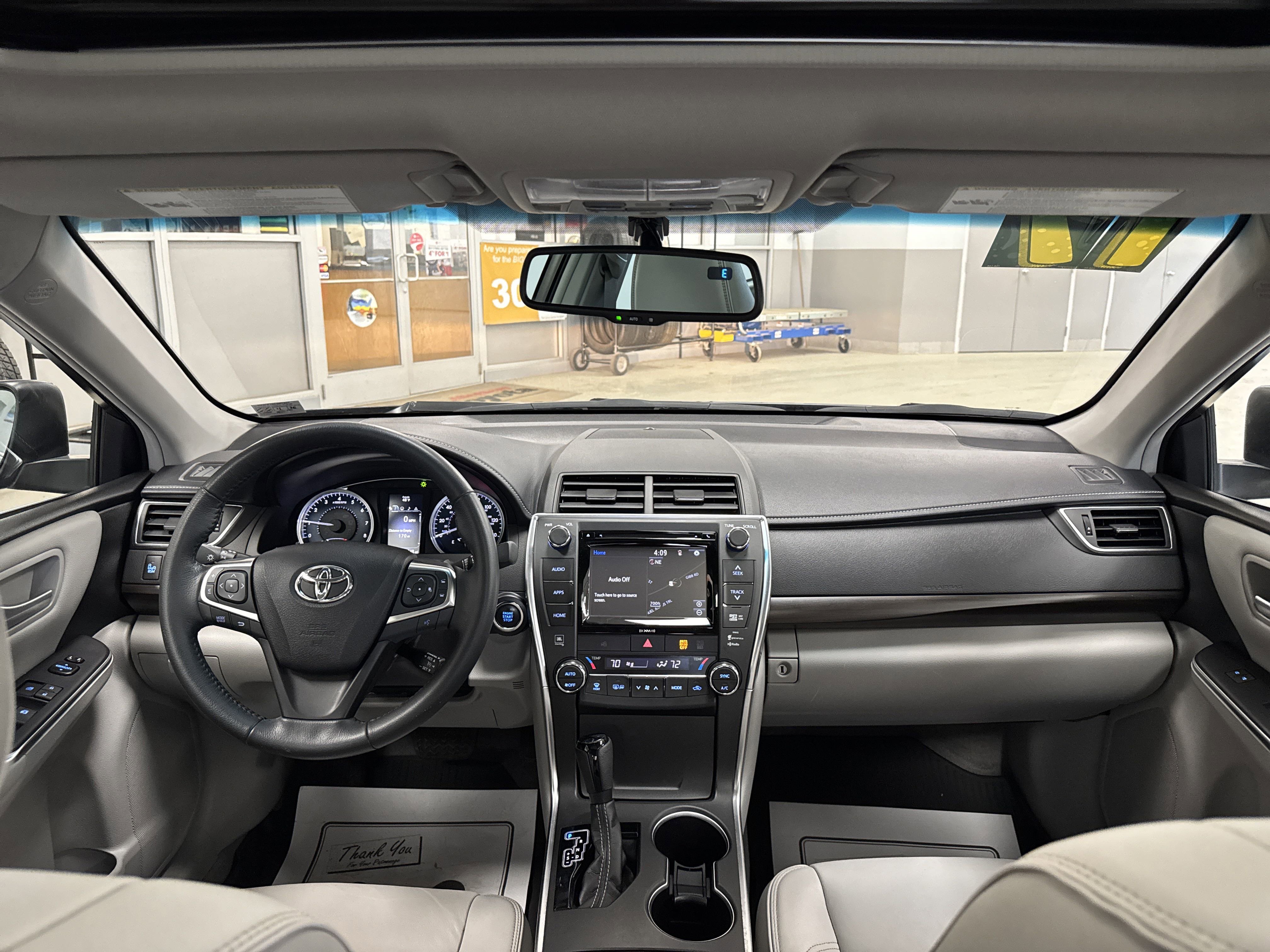 Used 2017 Toyota Camry XLE image 17