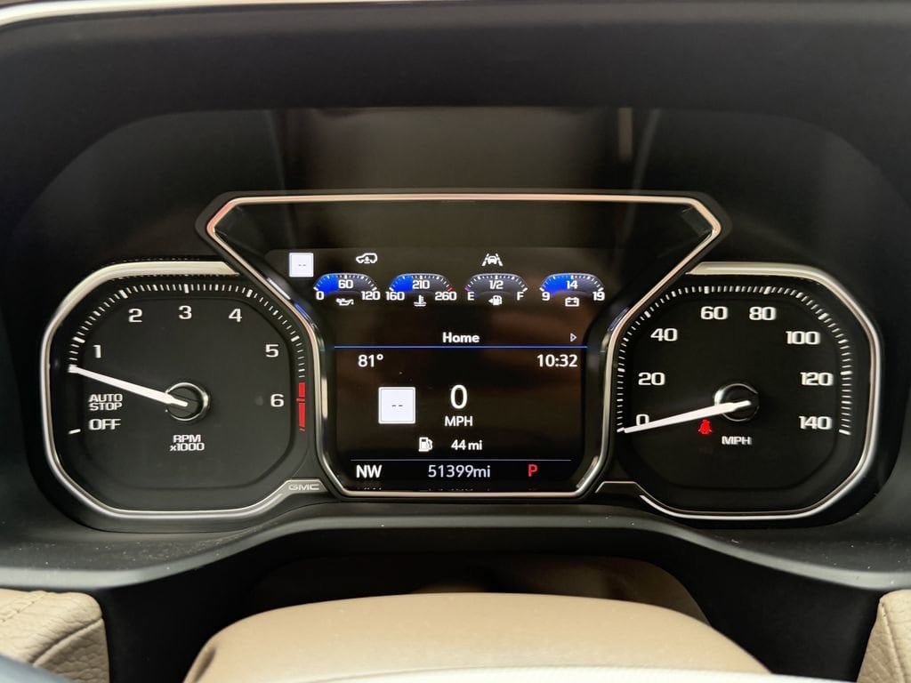 Used 2021 GMC Yukon XL Denali w/ Denali Premium Package RWD image 32