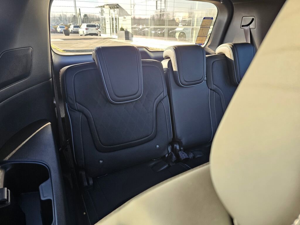 New 2026 INFINITI QX80 Autograph w/ Premium Cargo Package image 17