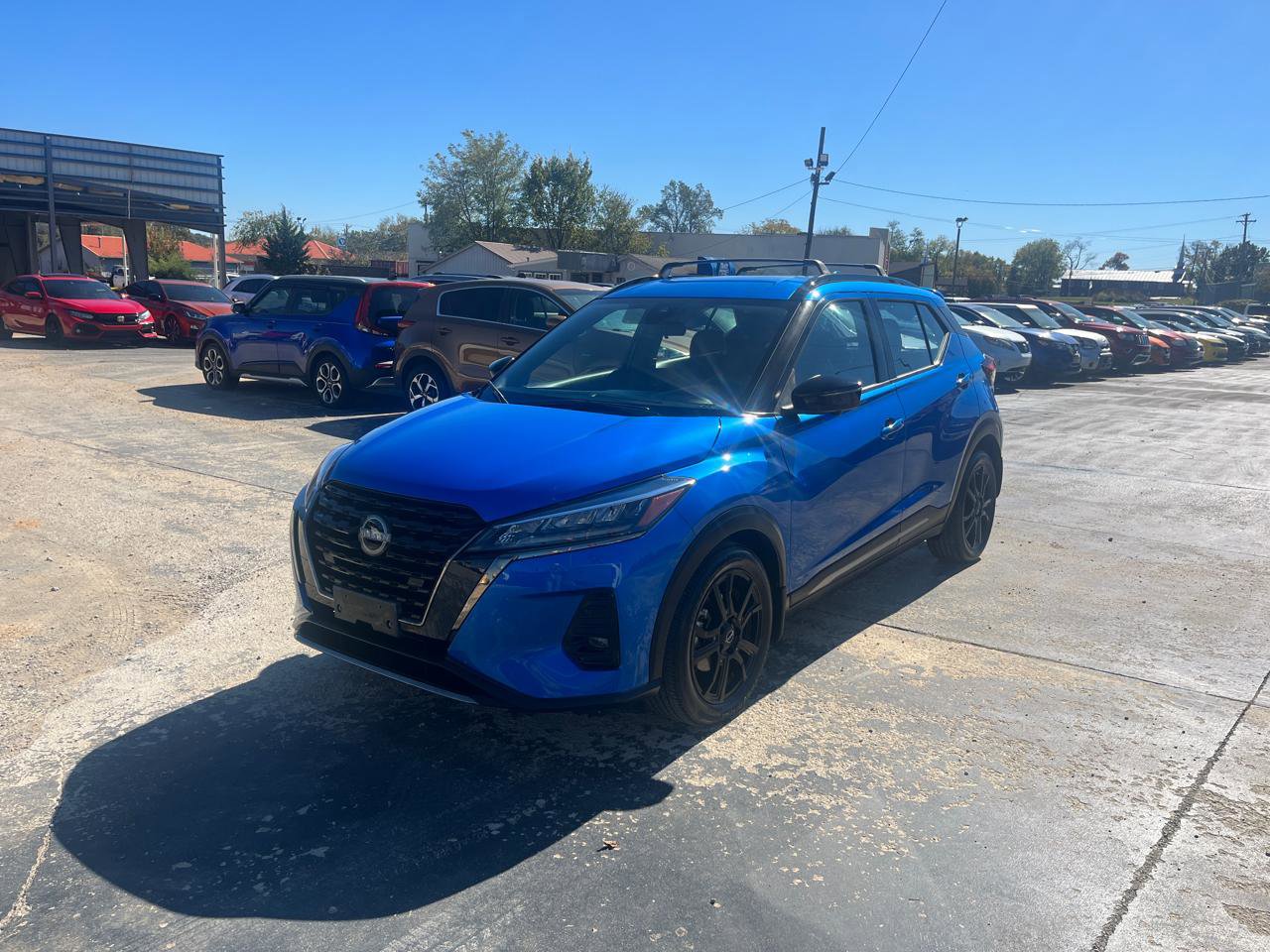 Used 2023 Nissan Kicks SR image 7