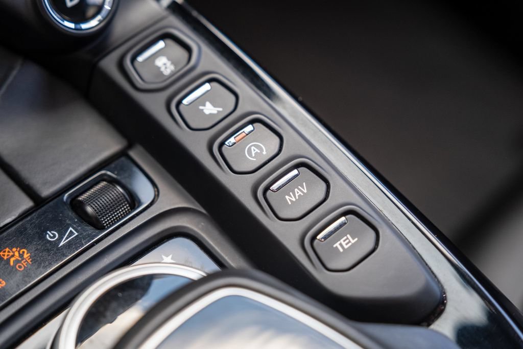 Used 2019 Aston Martin V8 Vantage Coupe RWD image 31
