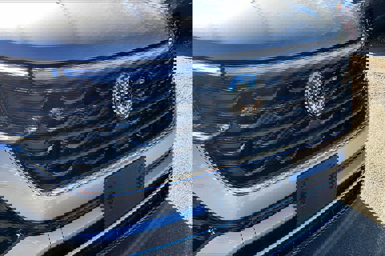 Used 2024 Volkswagen Atlas Cross Sport SEL R-Line image 31