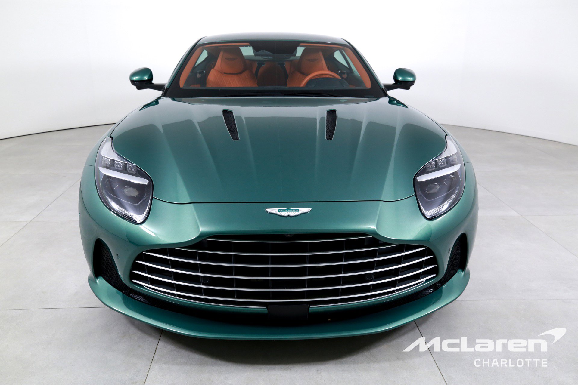 Used 2024 Aston Martin DB12 V8 image 4