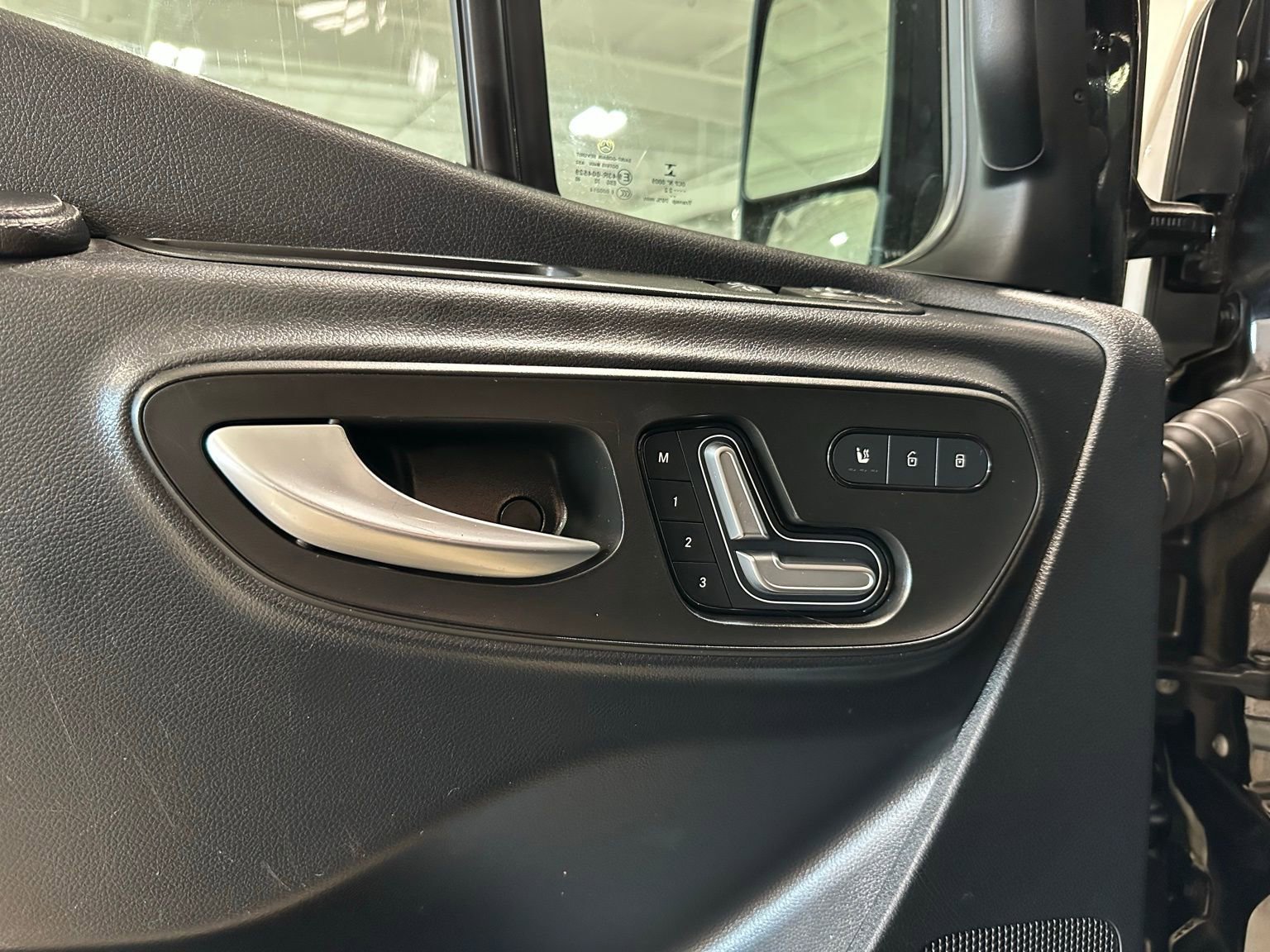 Used 2022 Mercedes-Benz Sprinter 2500 image 19