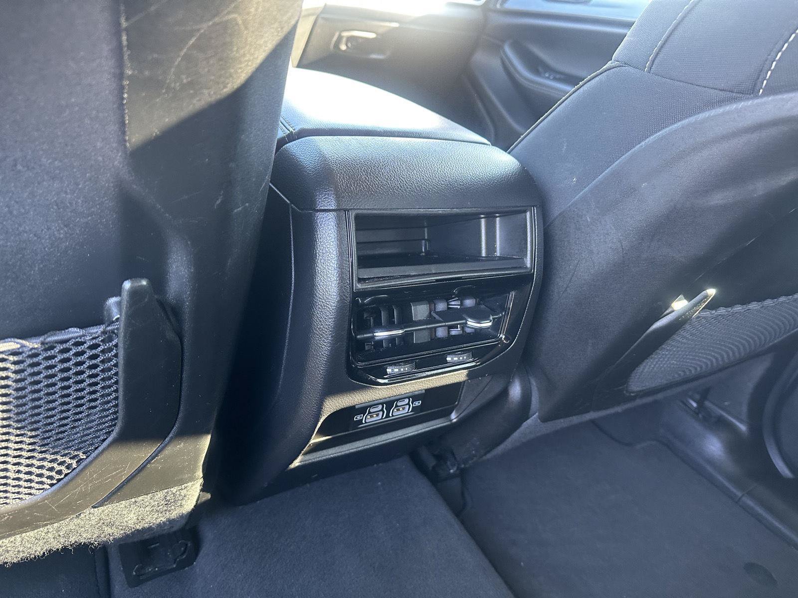 Used 2023 Jeep Grand Cherokee Laredo AWD/4WD image 15