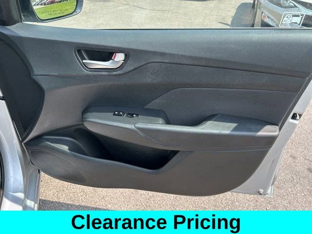Used 2021 Hyundai Accent SEL image 38