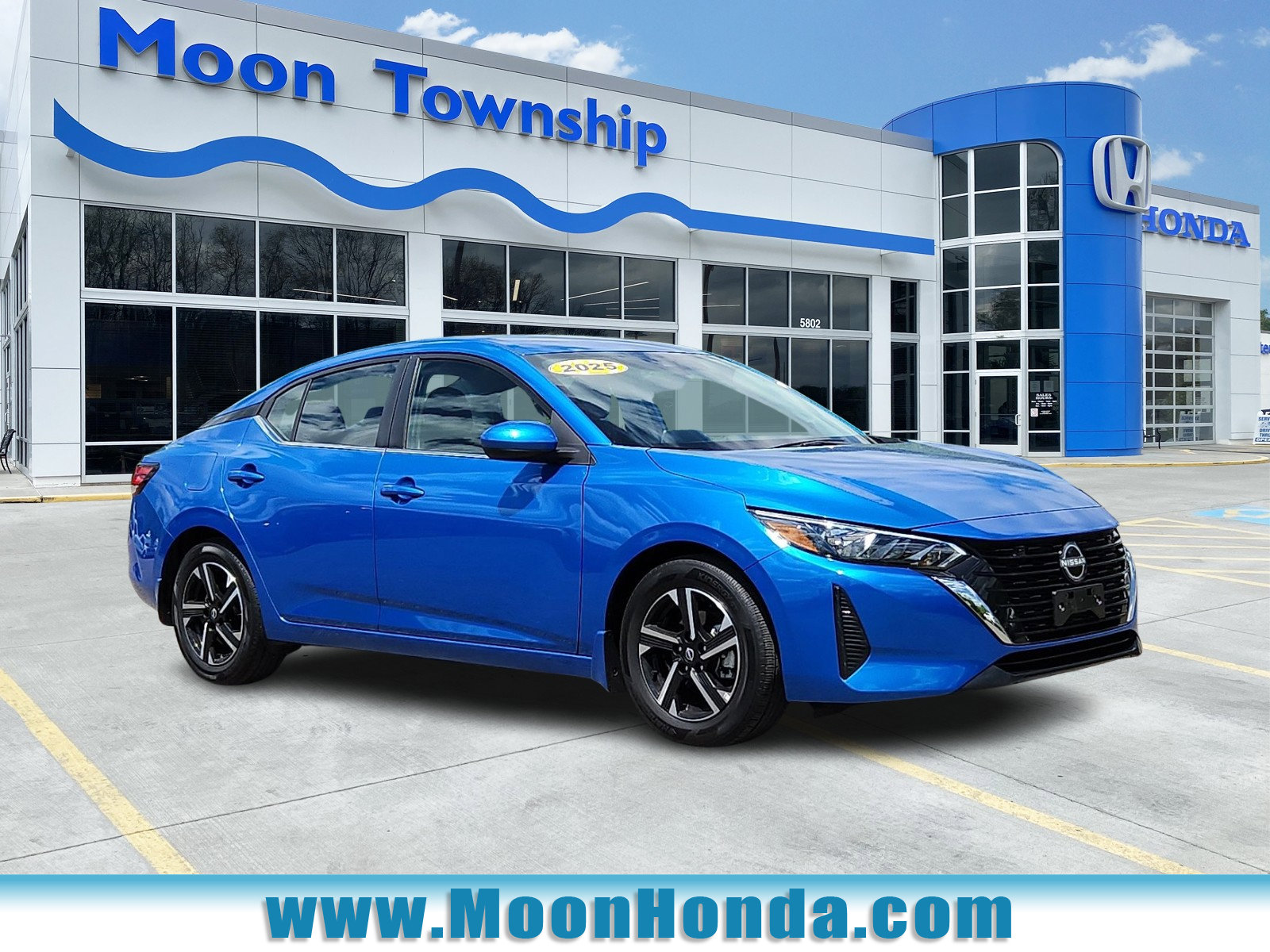 Used 2025 Nissan Sentra SV FWD image 1