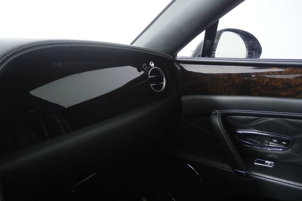 Used 2016 Bentley Flying Spur W12 image 26
