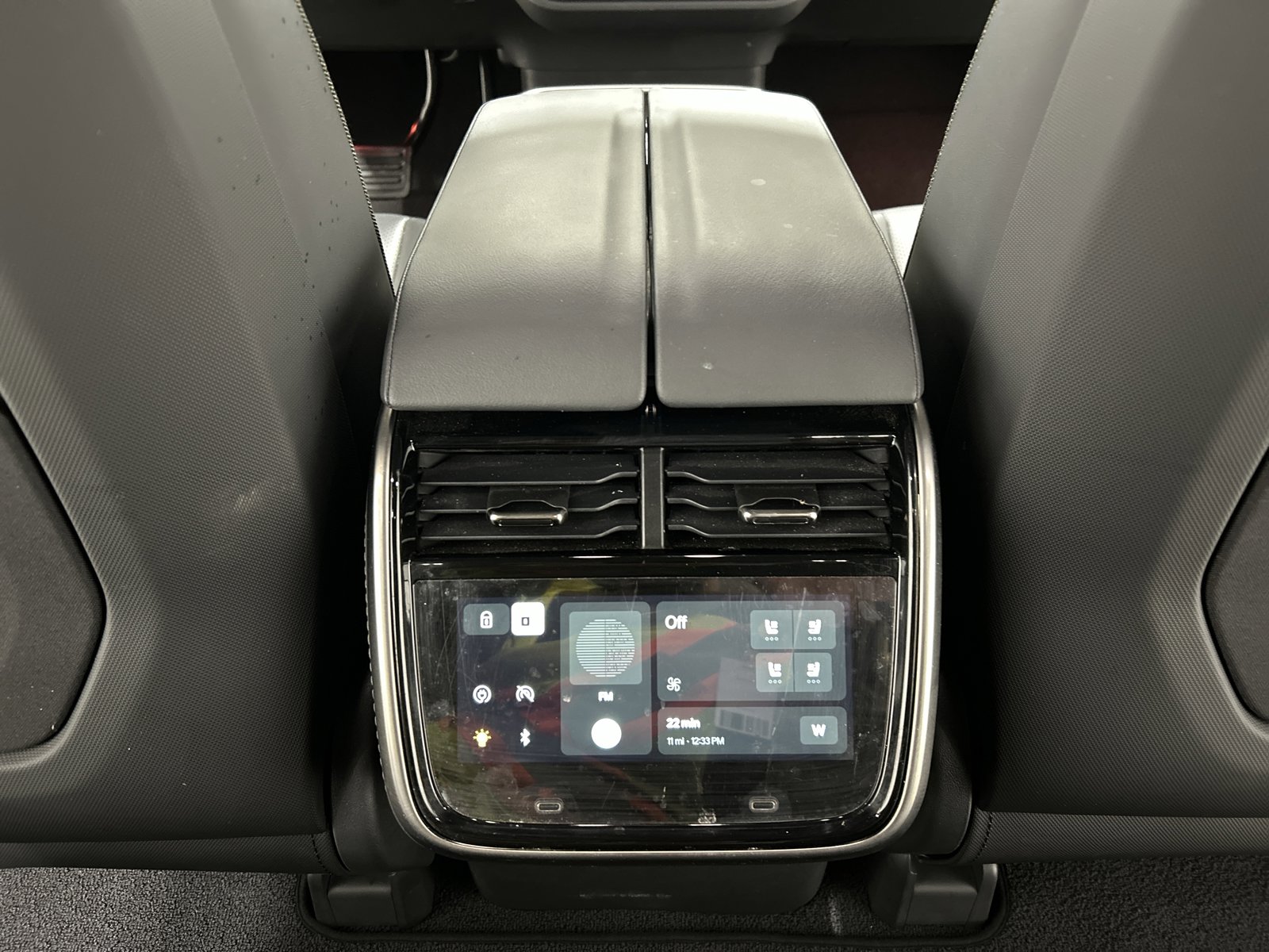 Used 2025 Rivian R1S Adventure image 30