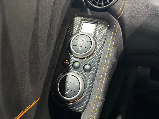 Used 2015 McLaren 650S Spider RWD image 65