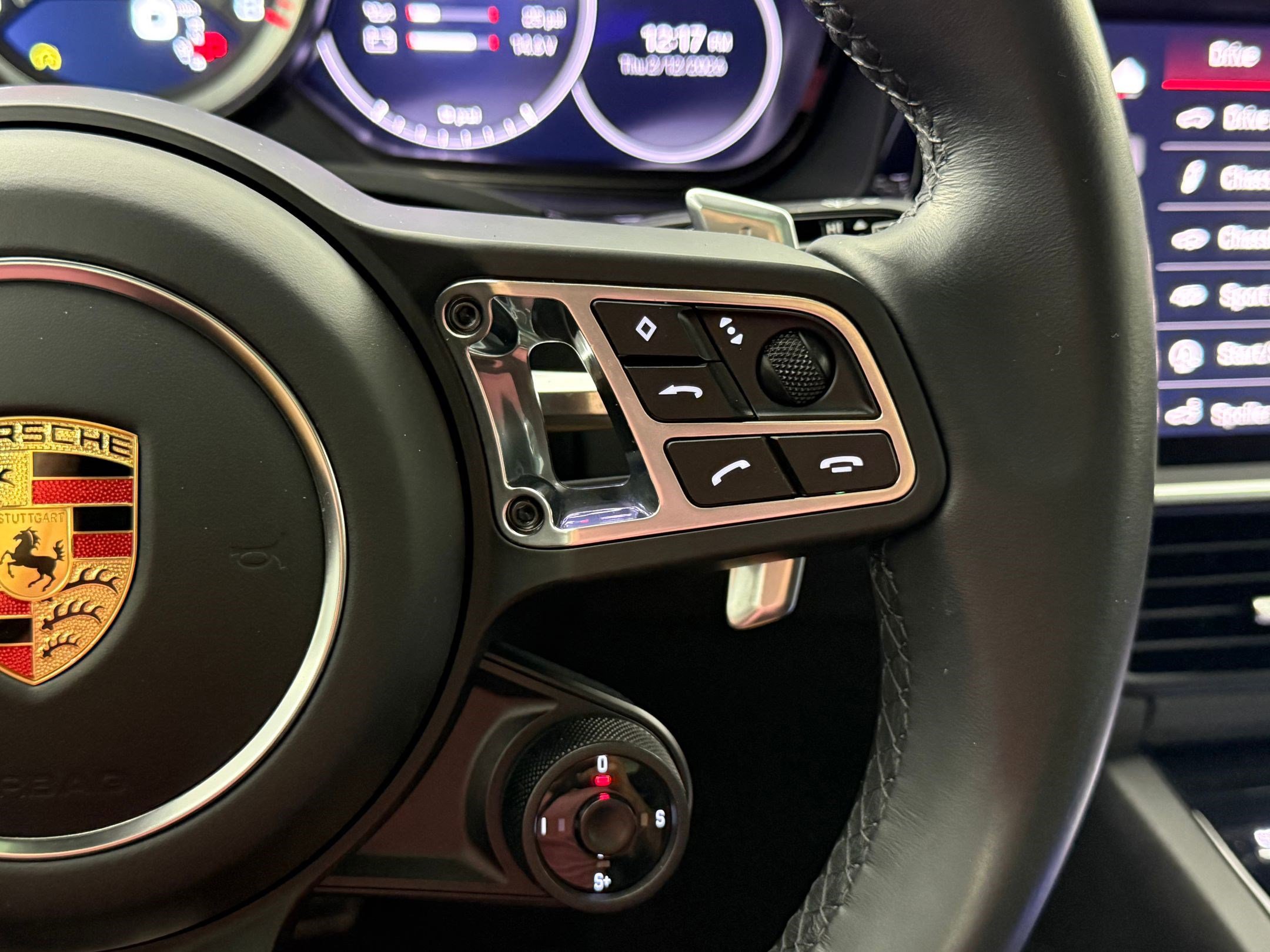 Certified 2023 Porsche Cayenne Turbo image 24