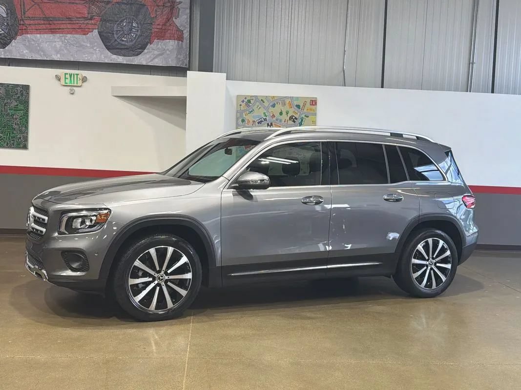 Used 2022 Mercedes-Benz GLB 250 4MATIC image 41