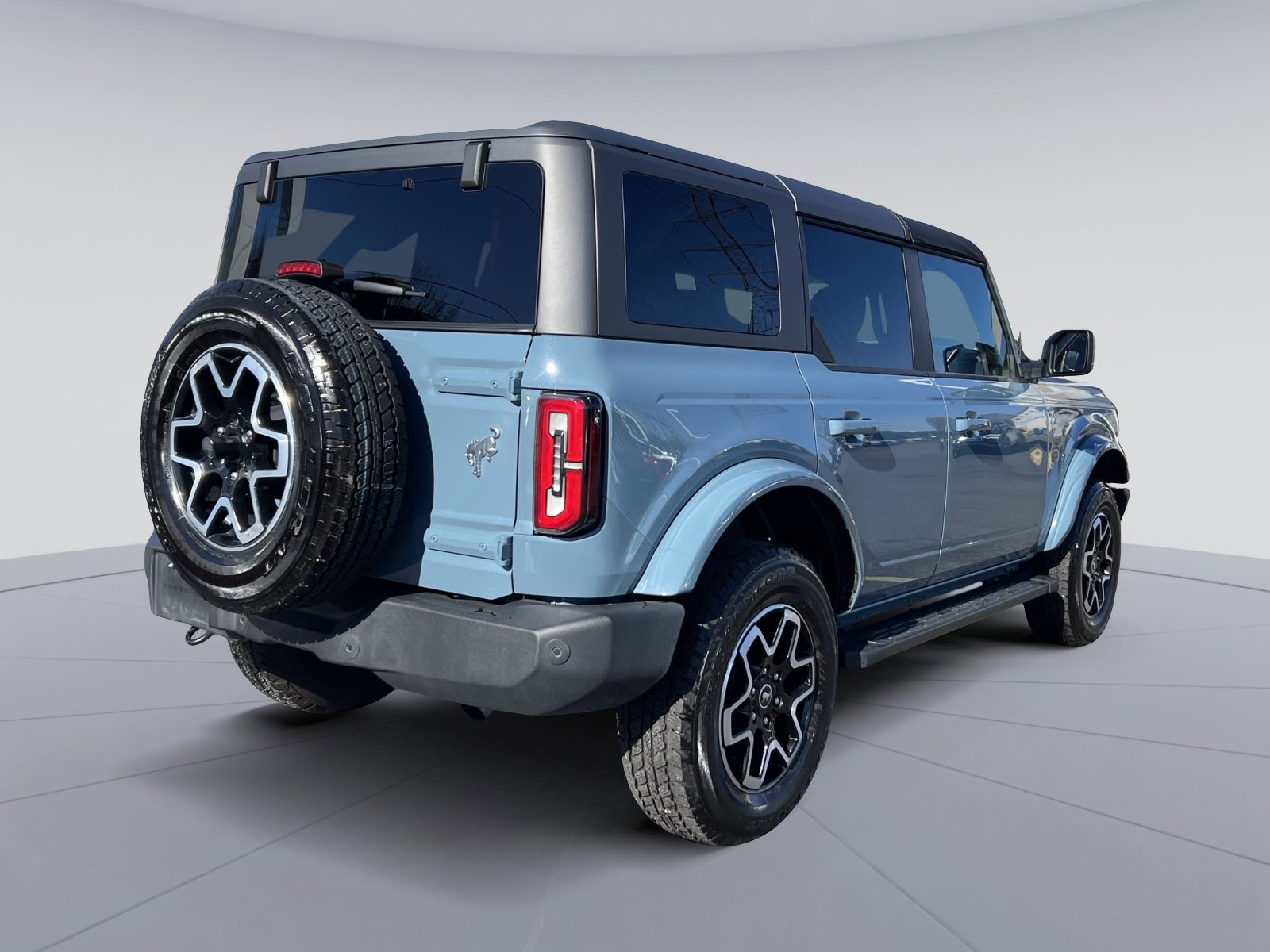 Used 2023 Ford Bronco Outer Banks image 9