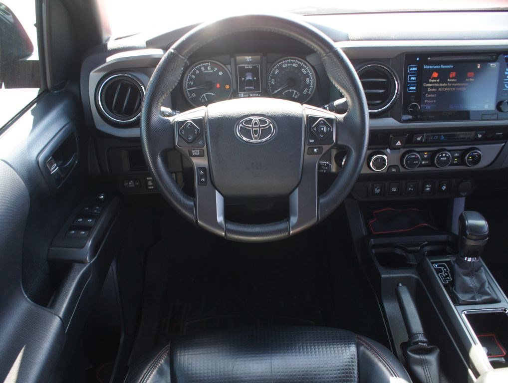 Used 2017 Toyota Tacoma TRD Pro AWD/4WD image 5