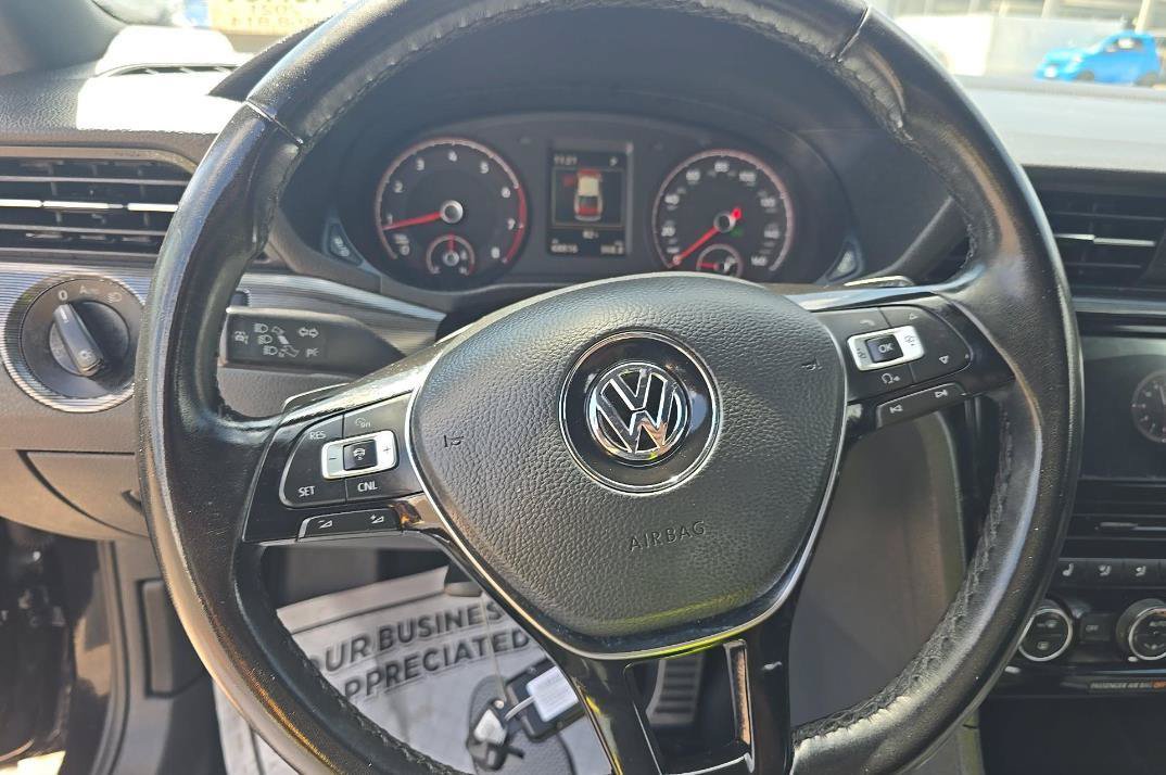 Used 2021 Volkswagen Passat 2.0T R-Line FWD image 3