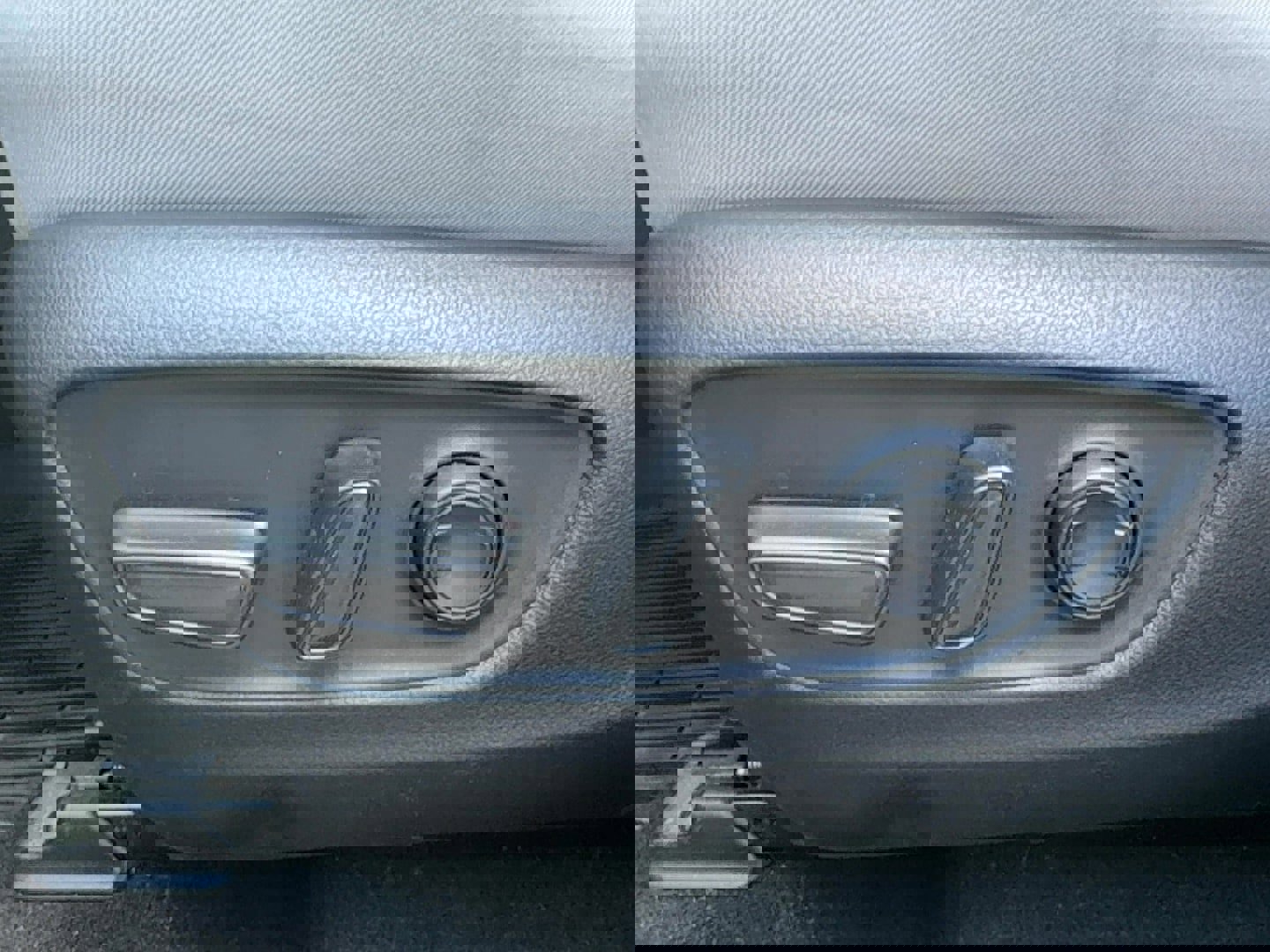 Used 2022 Toyota RAV4 XLE image 23