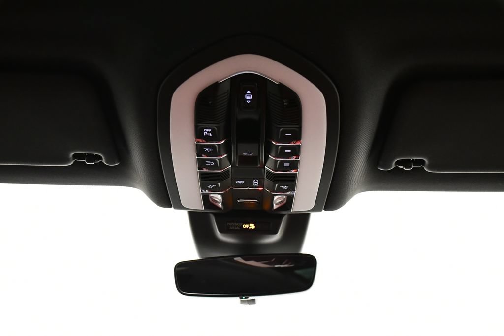 Certified 2026 Porsche Macan AWD/4WD image 25