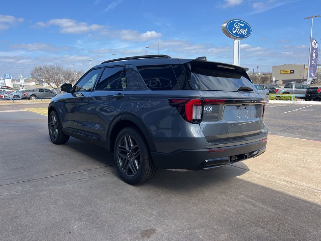 New 2026 Ford Explorer ST-Line w/ ST-Line Street Pack image 5
