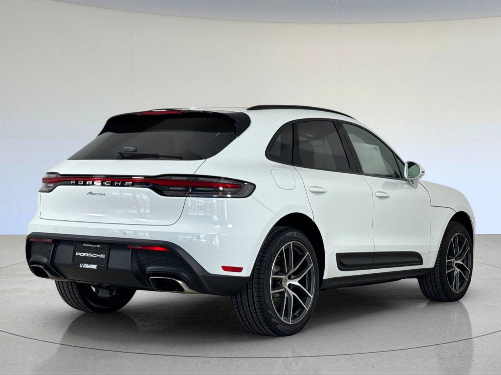 New 2026 Porsche Macan AWD/4WD image 8