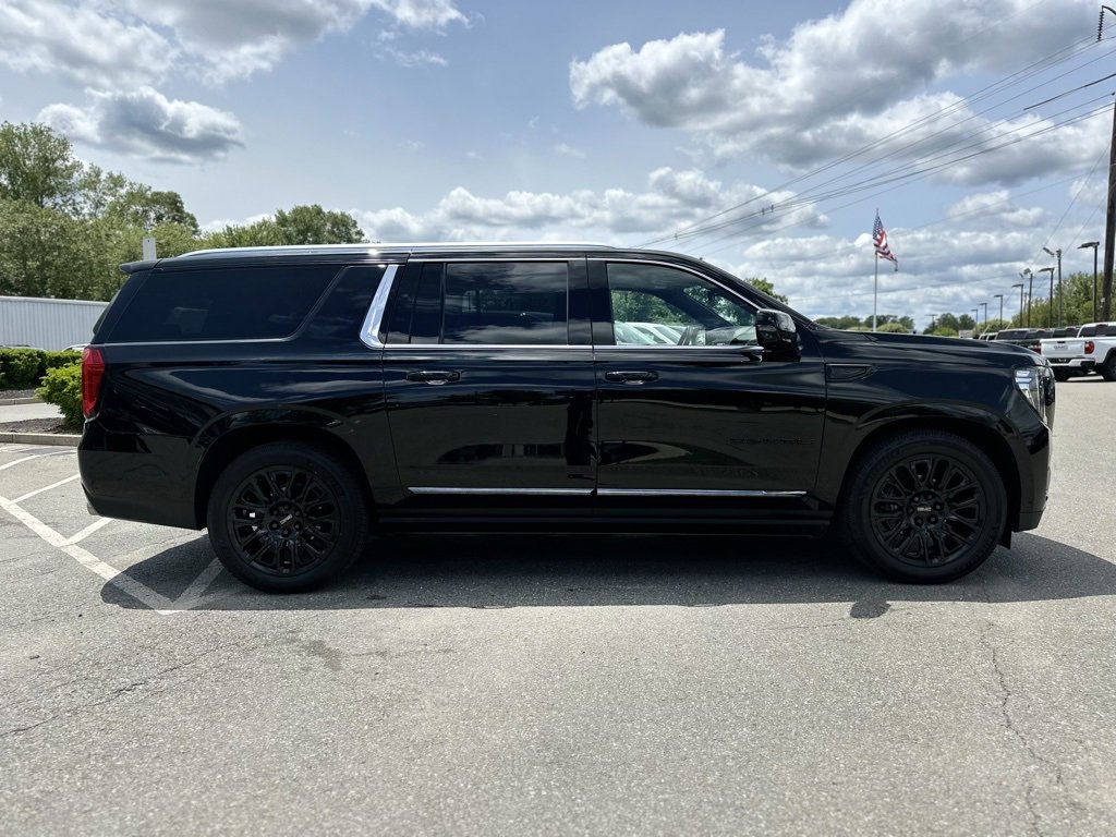 Used 2023 GMC Yukon XL Denali Ultimate image 8