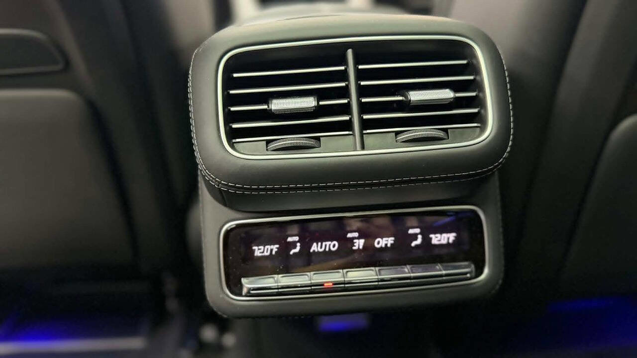 Used 2026 Mercedes-Benz Maybach GLS 600 4MATIC image 24