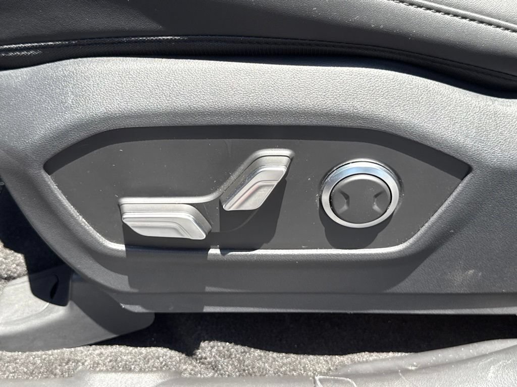 Used 2025 Hyundai Santa Fe XRT w/ Tow & Go Package AWD/4WD image 21