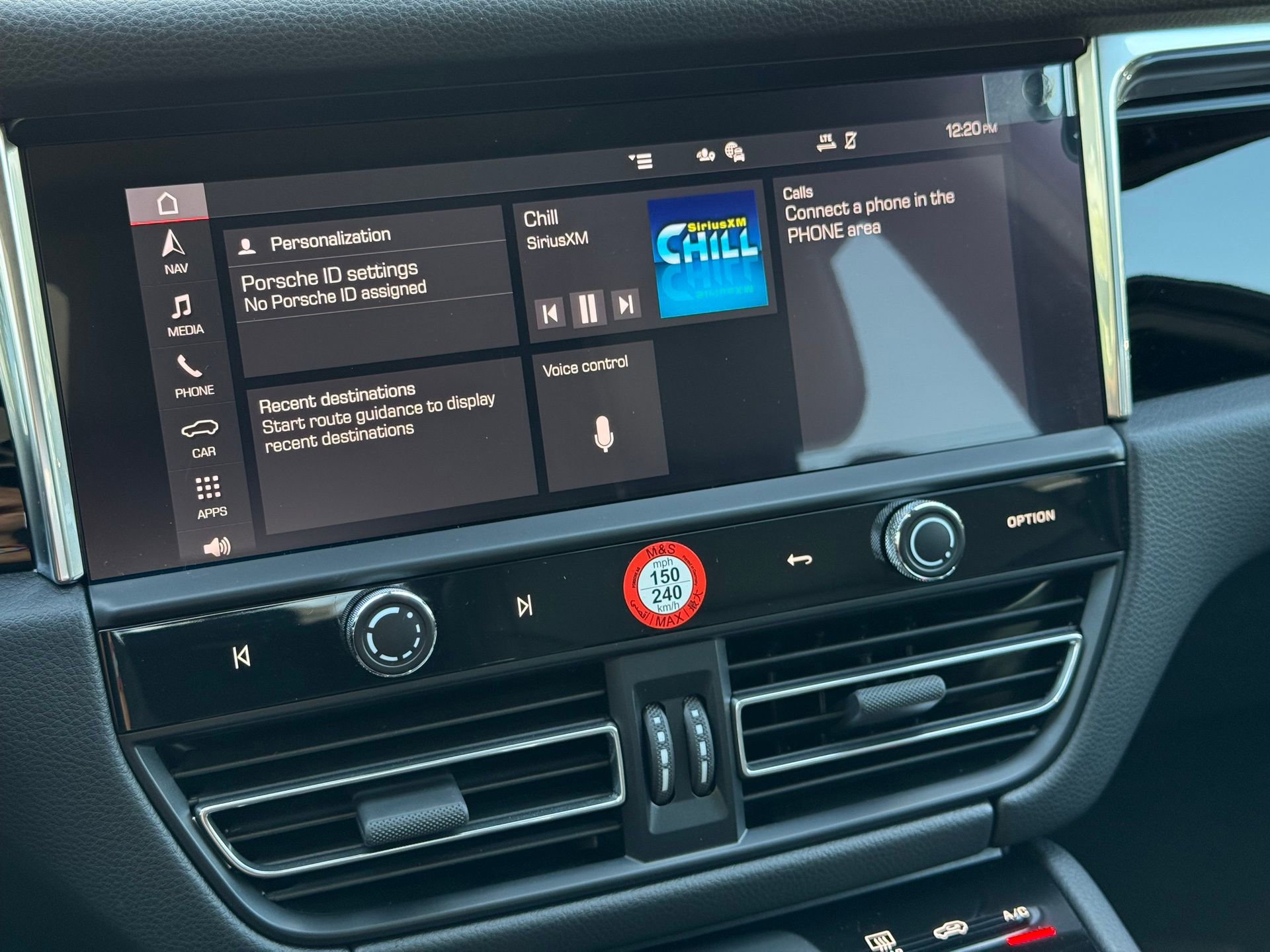 Used 2025 Porsche Macan image 19