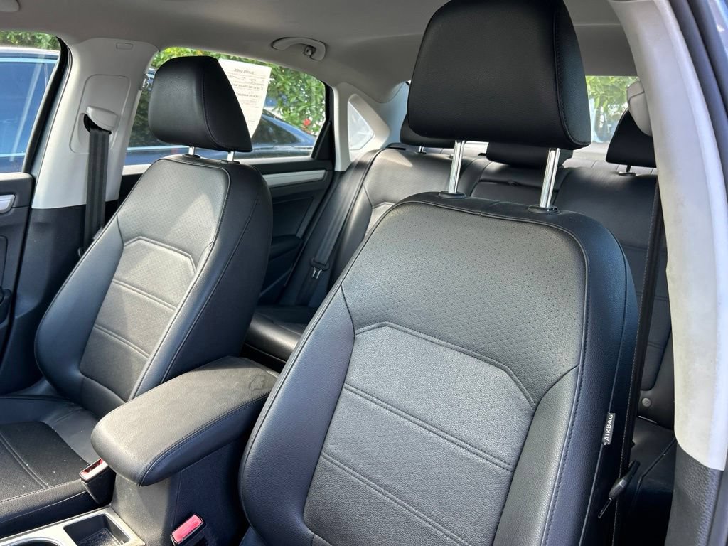 Used 2019 Volkswagen Passat 2.0T Wolfsburg w/ Wheels & Sunroof Package FWD image 18