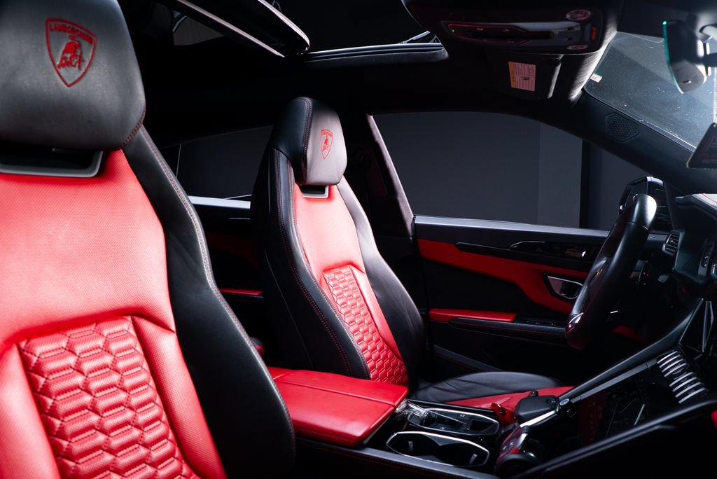 Used 2022 Lamborghini Urus AWD/4WD image 41