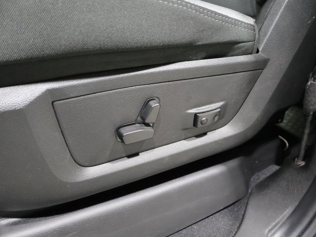 Used 2024 RAM 2500 Big Horn w/ Heated Seats & Wheel Group image 12