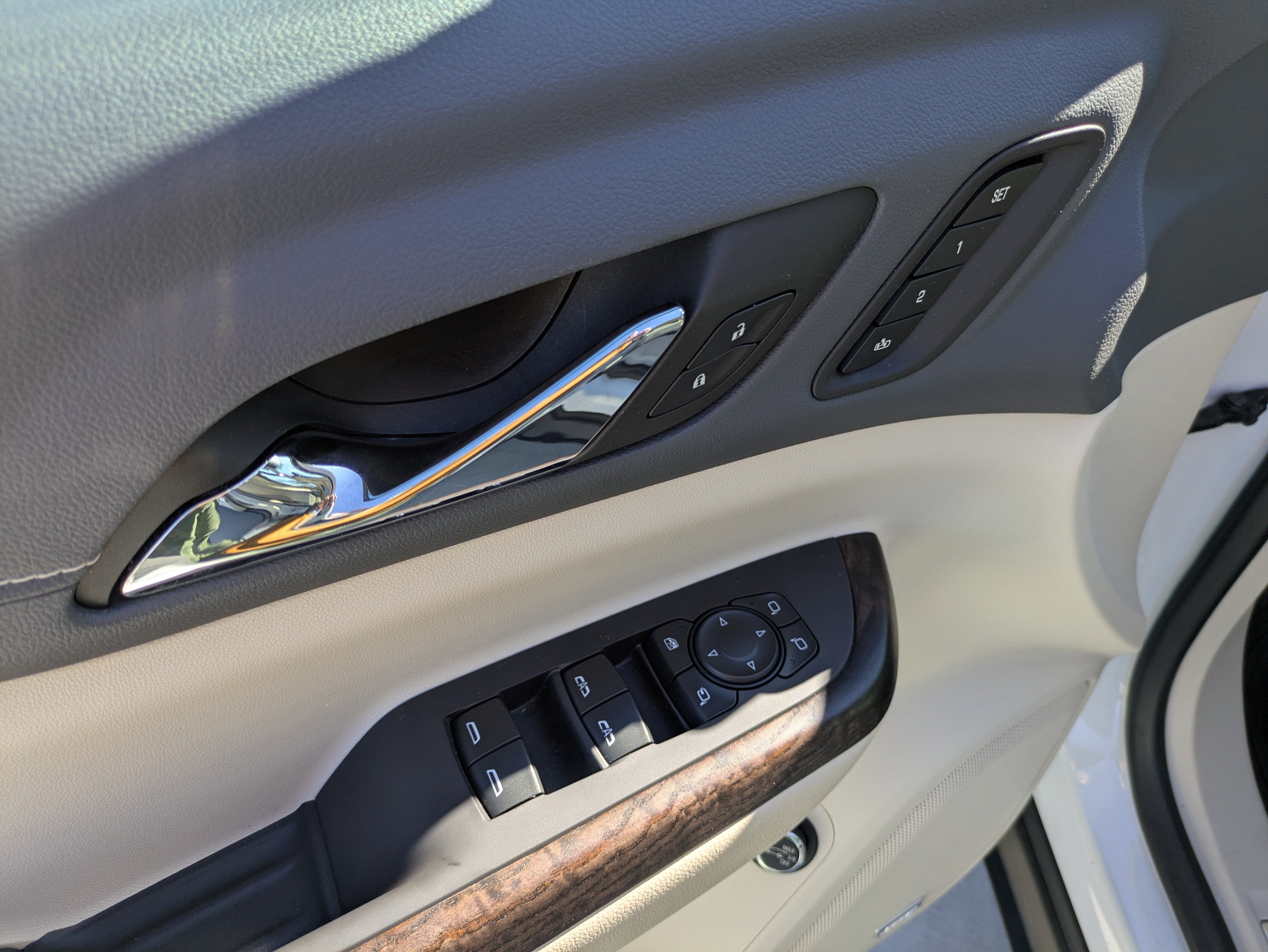 Used 2022 GMC Acadia Denali w/ Denali Ultimate Package image 13