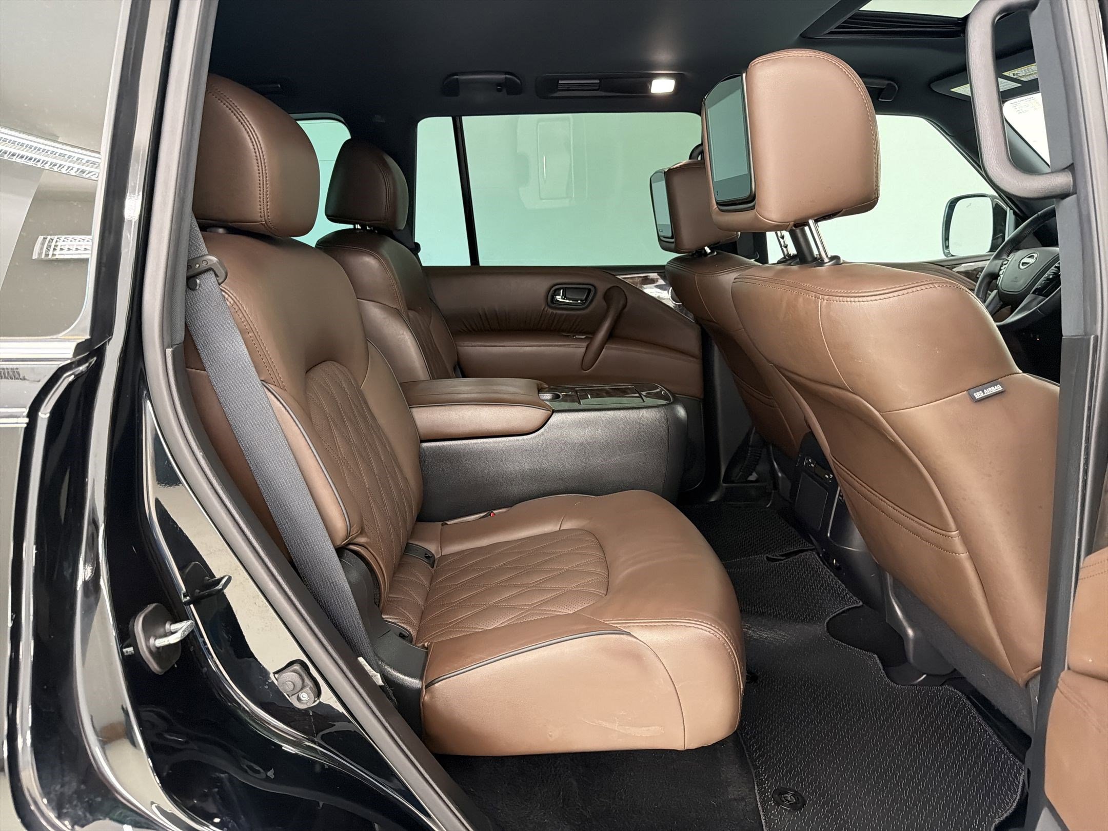 Used 2023 Nissan Armada Platinum w/ Captain's Chairs Package image 29
