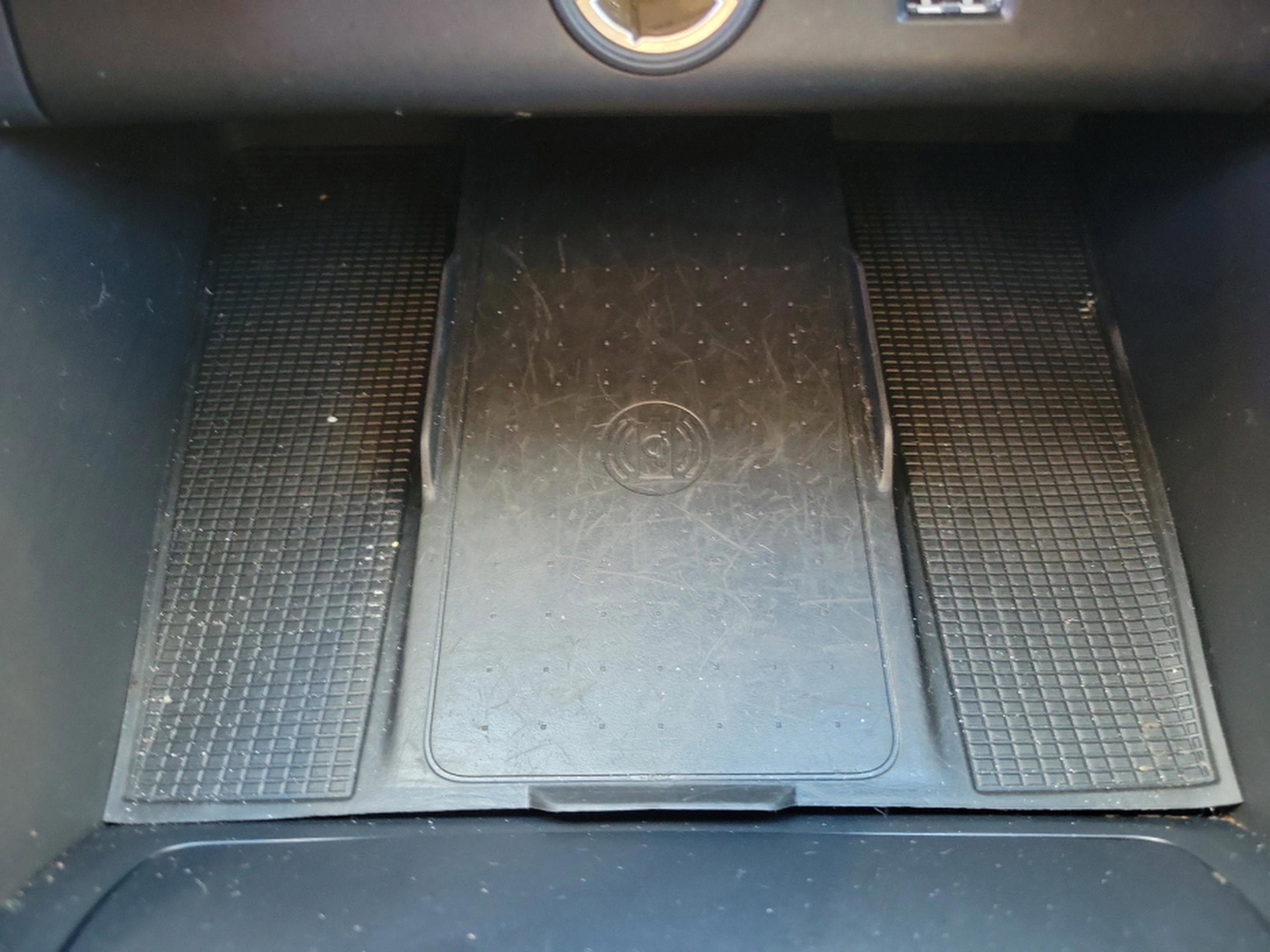 Used 2020 Volvo XC40 T5 Momentum w/ Protection Package Premier image 24