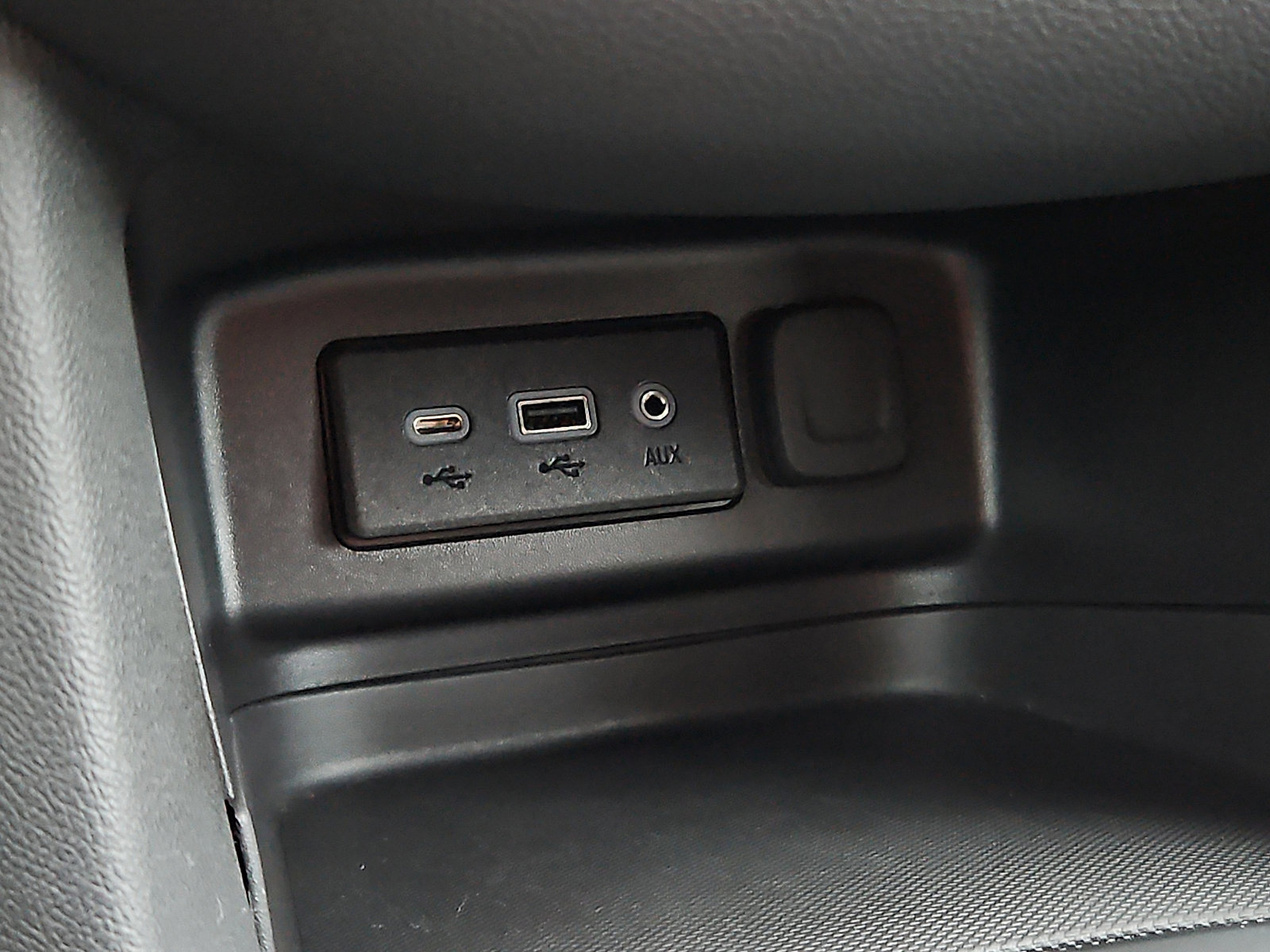 Used 2024 Chevrolet Equinox LT w/ LPO, Floor Liner Package image 23