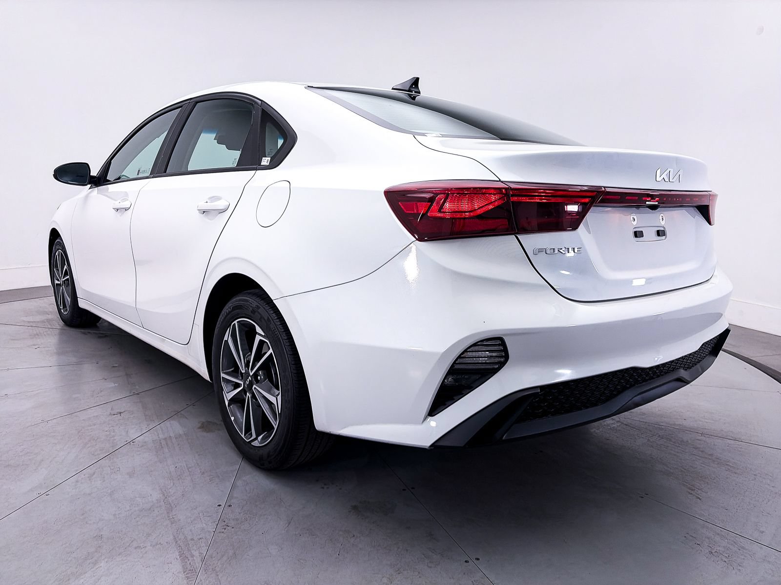 Certified 2023 Kia Forte LXS FWD image 12