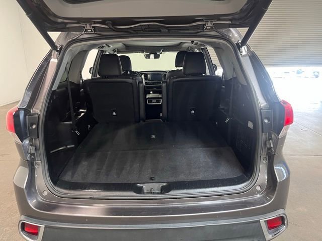 Used 2017 Toyota Highlander Limited Platinum w/ Carpet Mat Package AWD/4WD image 16