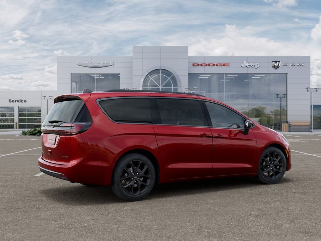 New 2027 Chrysler Pacifica Limited w/ S Appearance Package FWD image 4