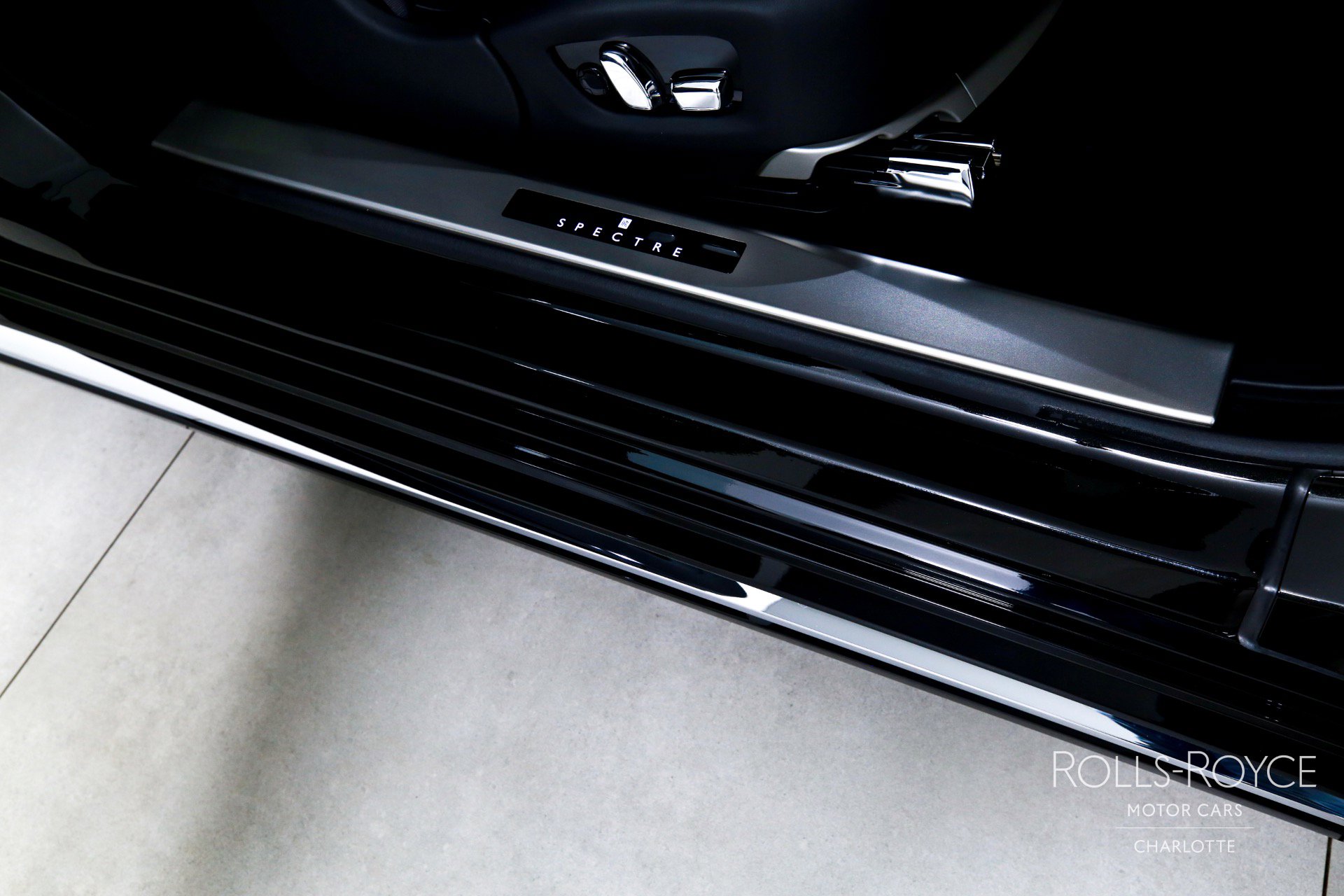 Used 2025 Rolls-Royce Spectre w/ Spectre Launch Package image 29