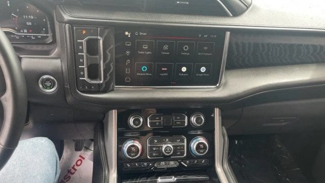 Used 2023 GMC Yukon Denali AWD/4WD image 21