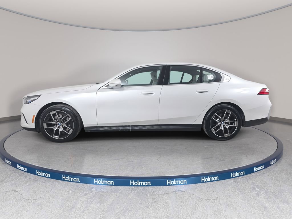 Used 2026 BMW 530i xDrive w/ Premium Package image 9