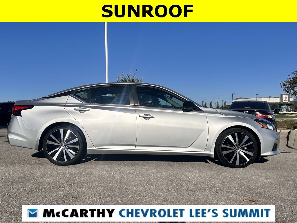 Used 2019 Nissan Altima 2.5 SR w/ SR Premium Package image 16