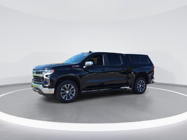 Used 2025 Chevrolet Silverado 1500 LT AWD/4WD image 4