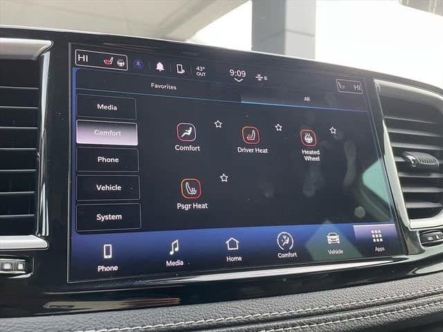 Used 2022 Chrysler Pacifica Touring-L image 19