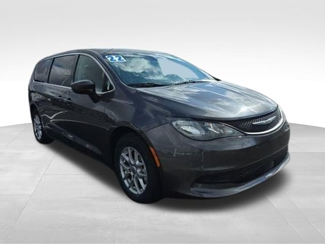 Used 2022 Chrysler Voyager LX FWD video 2
